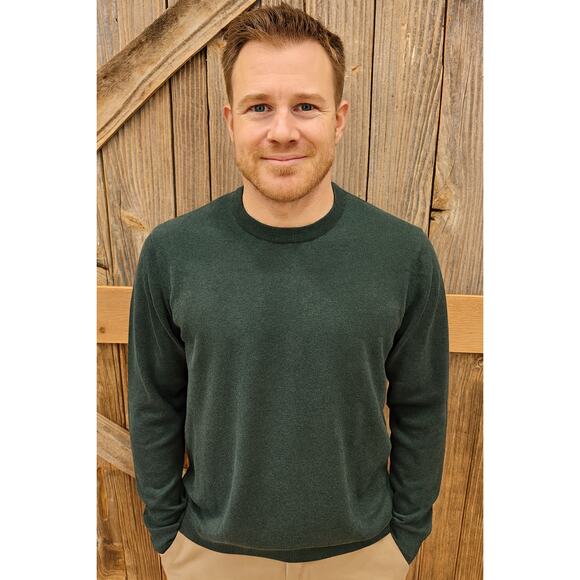 NWT FOREST GREEN light knit sweater crewneck preppy minimalist Christmas L NEW - Picture 1 of 7